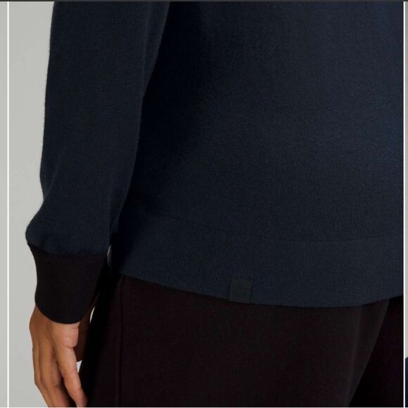 VGUC Lululemon Silk Blend Navy Black Crewneck Sweater Sz 12 - Picture 4 of 9